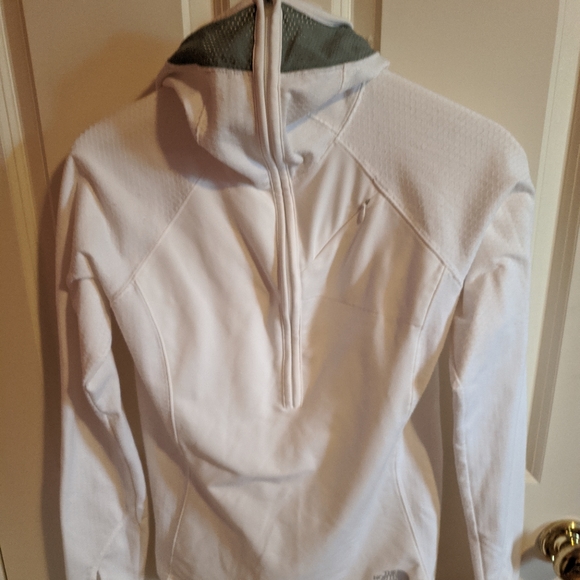 The North Face Hoodie Half-Zip Pullover - Picture 2 of 9
